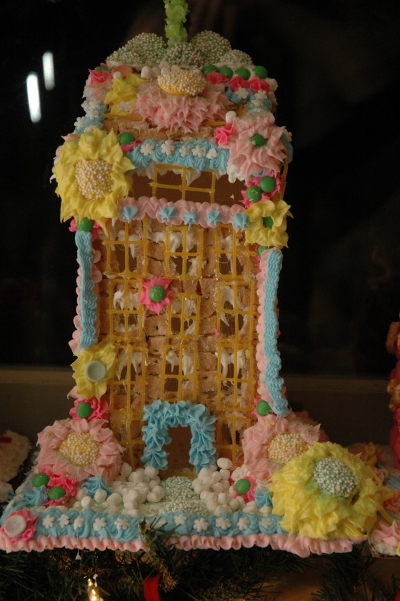 Glasgow_Gingerbread_houses_Thanksgiving_2012_HWDVA_SG (21)