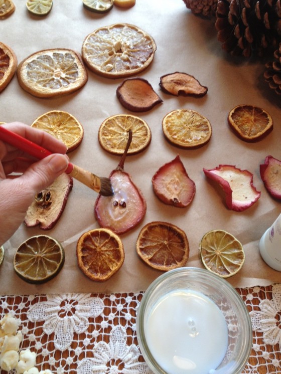 http://sharonglasgow.com/2012/12/making-dried-fruit-christmas-ornaments/